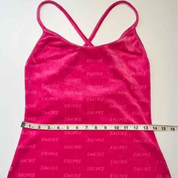 SKIMS KIM KARDASHIAN Hot Pink Velour Logo Mini Dress is available for  purchase on au PAY Market - Imported Goods Online Store Co.Ltd. | au PAY  Market - Online Shopping Site